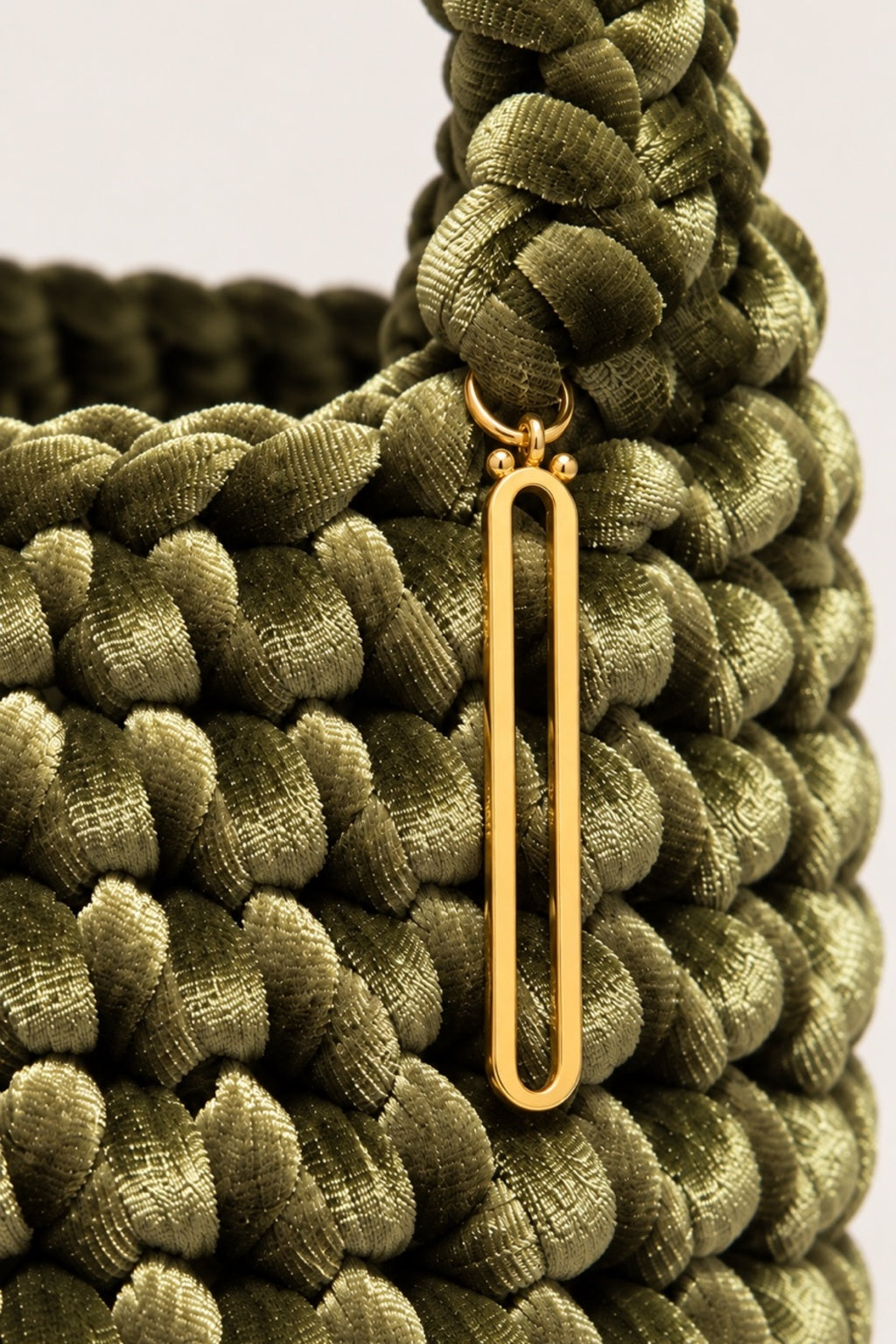 ‘Velora’ Borsa in velluto verde militare
