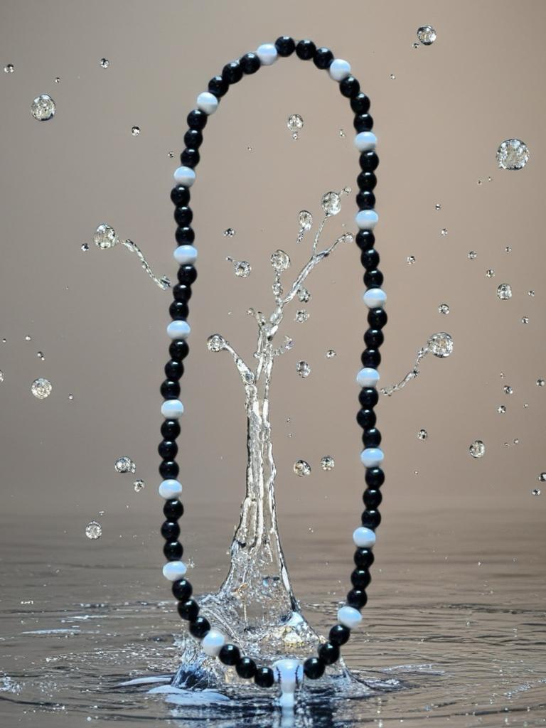 Collana 'Monolith'