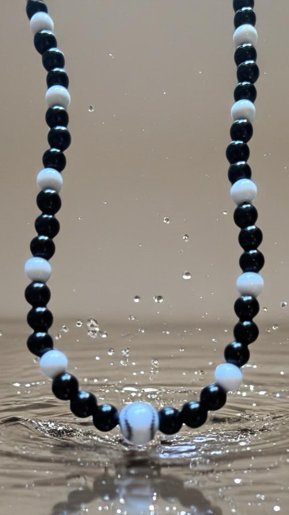 Collana 'Monolith'